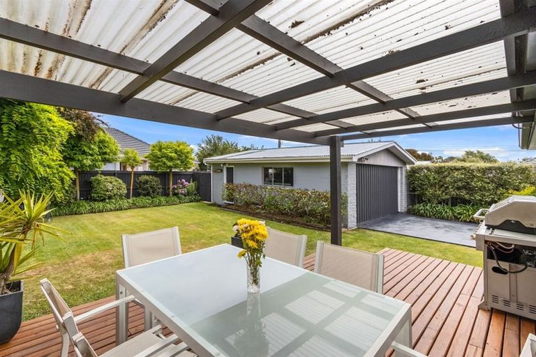 Photo of property in 52 Vivian Street, Burwood, Christchurch, 8083