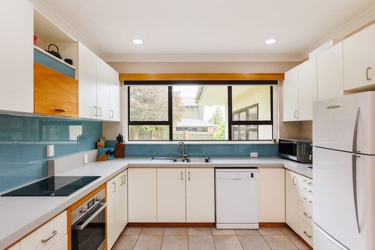 Photo of property in 5 Ashburn Lane, Awapuni, Palmerston North, 4412