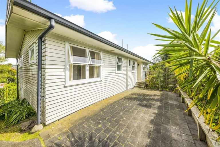Photo of property in 28 Bert Wilson Place, Cockle Bay, Auckland, 2014
