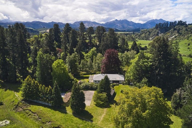 Photo of property in 63 The Gates Road, Waiau, 7395
