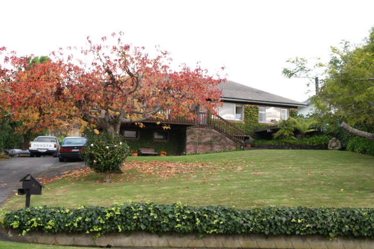 Photo of property in 46 Evelyn Road, Cockle Bay, Auckland, 2014