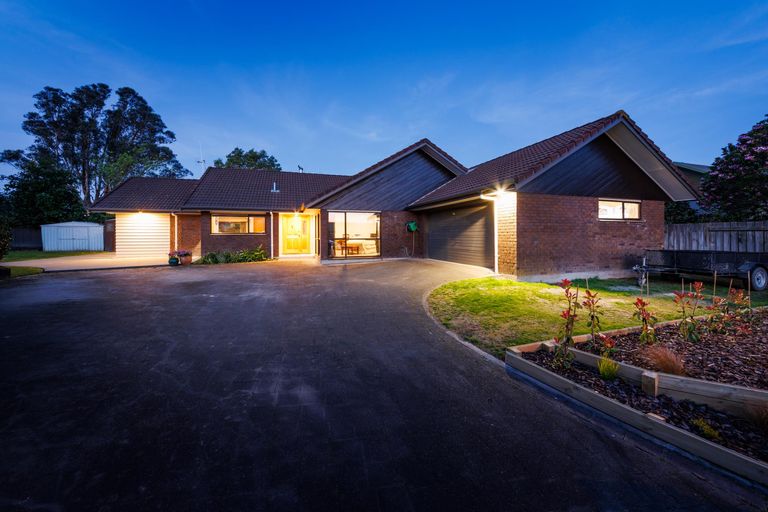 Photo of property in 15 Ashburn Lane, Awapuni, Palmerston North, 4412