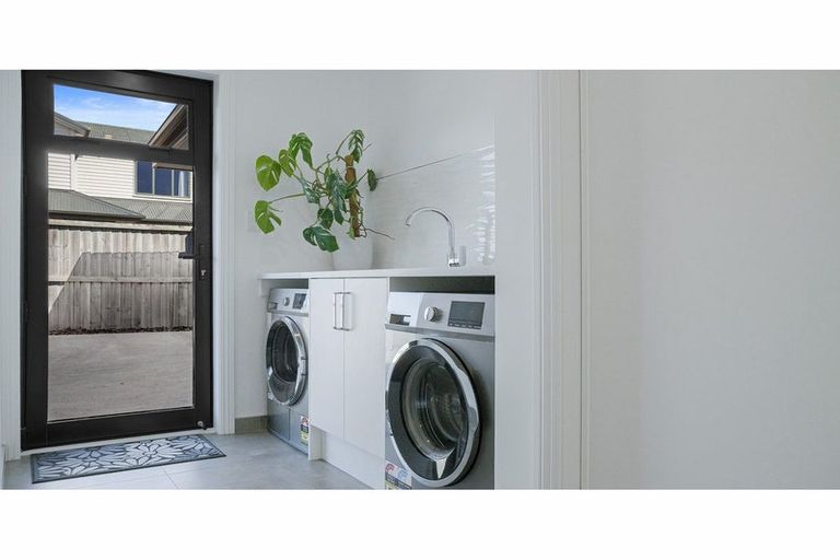 Photo of property in 7 Clonbunny Close, Rolleston, 7614