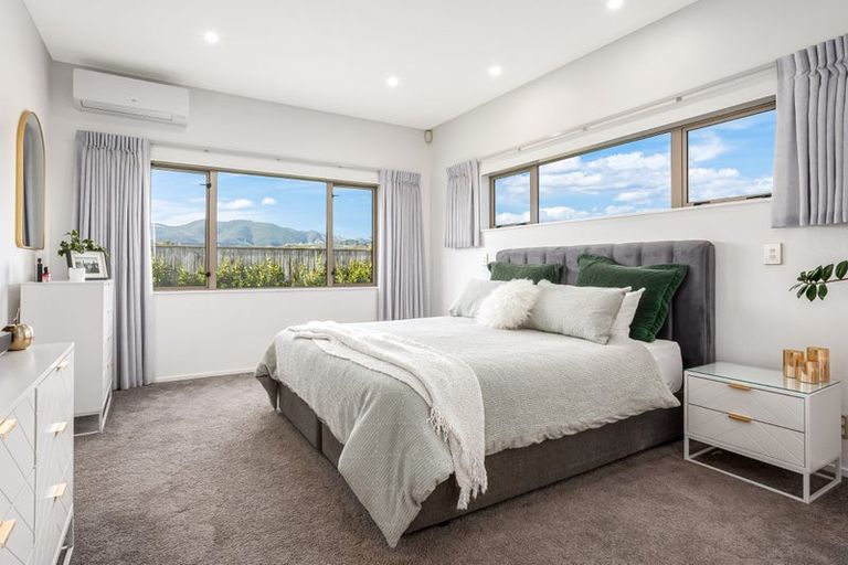 Photo of property in 61 Quadrant Heights, Paraparaumu, 5032