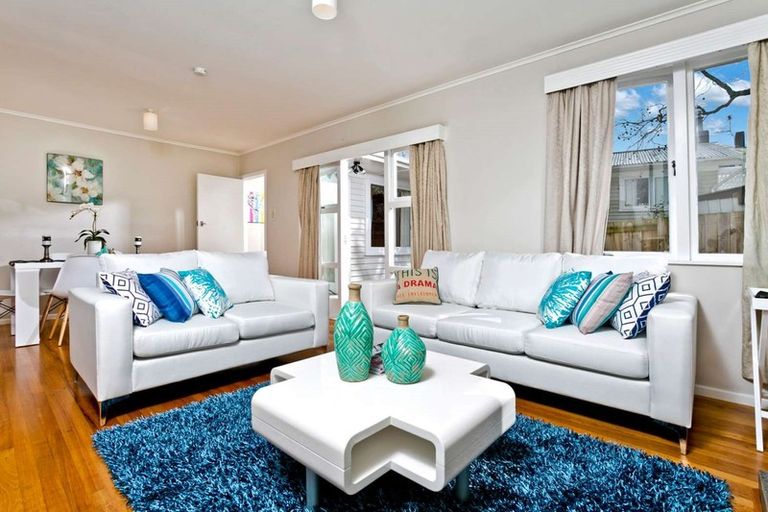 Photo of property in 40 Lyttelton Avenue, Forrest Hill, Auckland, 0620