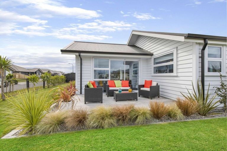 Photo of property in 1 Wahaika Way, Papamoa Beach, Papamoa, 3118