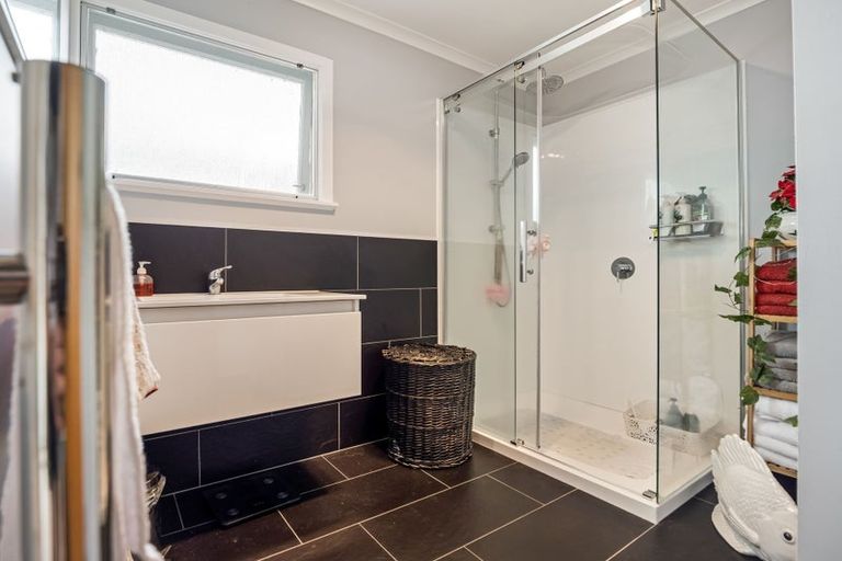 Photo of property in 30 Garden Heights Avenue, Glenview, Hamilton, 3206