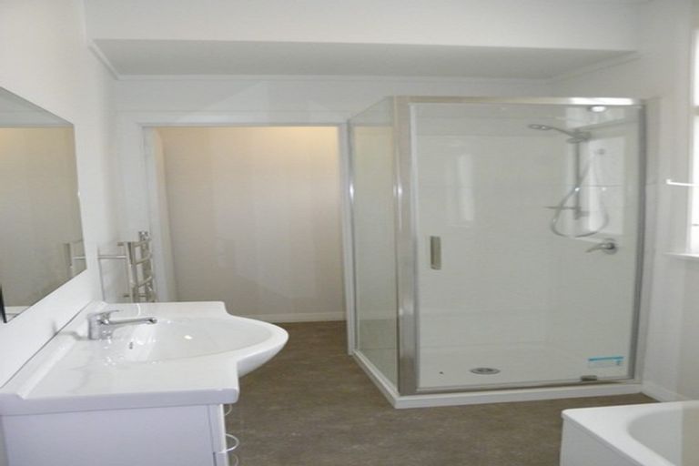 Photo of property in 27 Queen Street, Winton, 9720