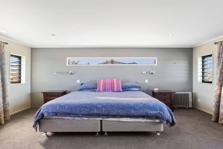 Photo of property in 21 Deanna Drive, West Harbour, Auckland, 0618