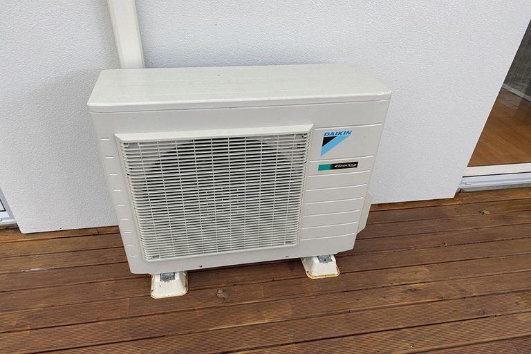 Photo of property in 41c Redoubt Road, Goodwood Heights, Auckland, 2105