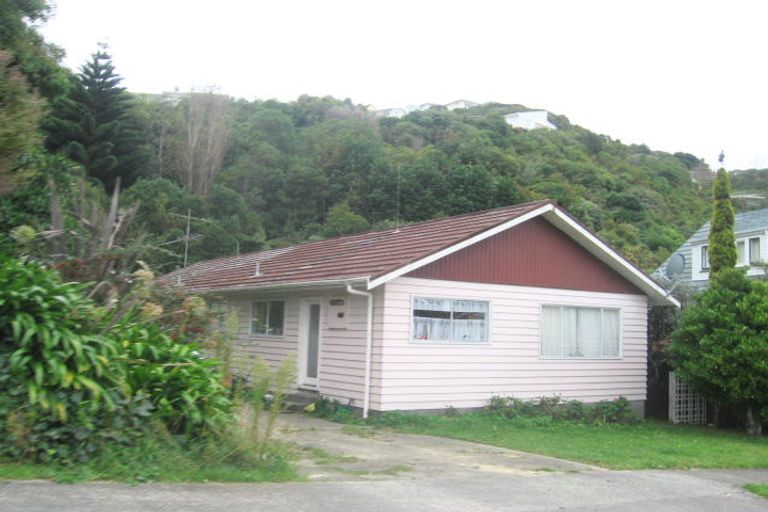 Photo of property in 5 Magnolia Grove, Maungaraki, Lower Hutt, 5010
