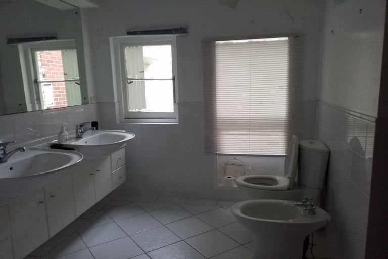 Photo of property in 64 Hawker Street, Mount Victoria, Wellington, 6011