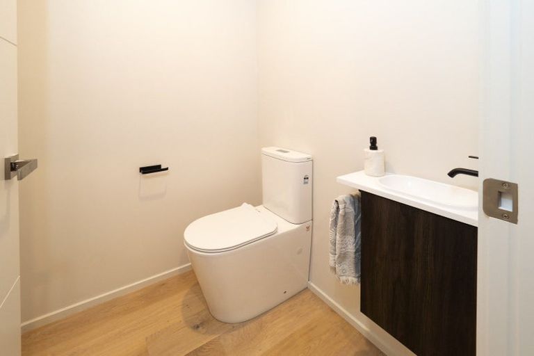 Photo of property in 203 Lake Hood Drive, Huntingdon, Ashburton, 7774