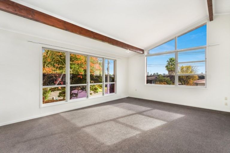 Photo of property in 5 Wanaka Place, Glenview, Hamilton, 3206