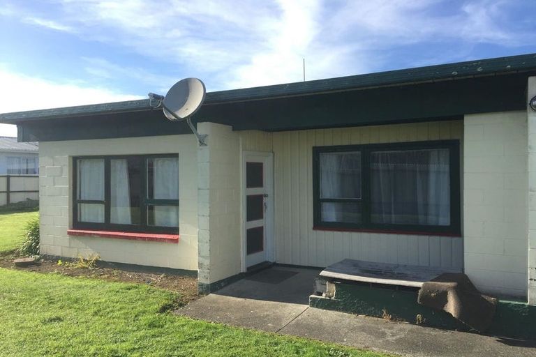 Photo of property in 22 Tironui Station Road East, Papakura, 2112