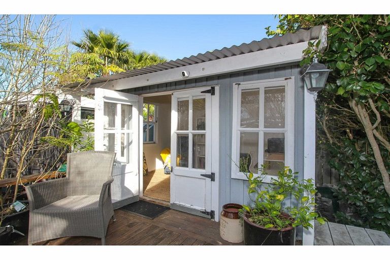 Photo of property in 1/162 Deep Creek Road, Torbay, Auckland, 0630