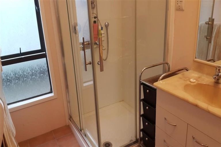 Photo of property in 18 Hillcrest Road, Hatfields Beach, Orewa, 0931