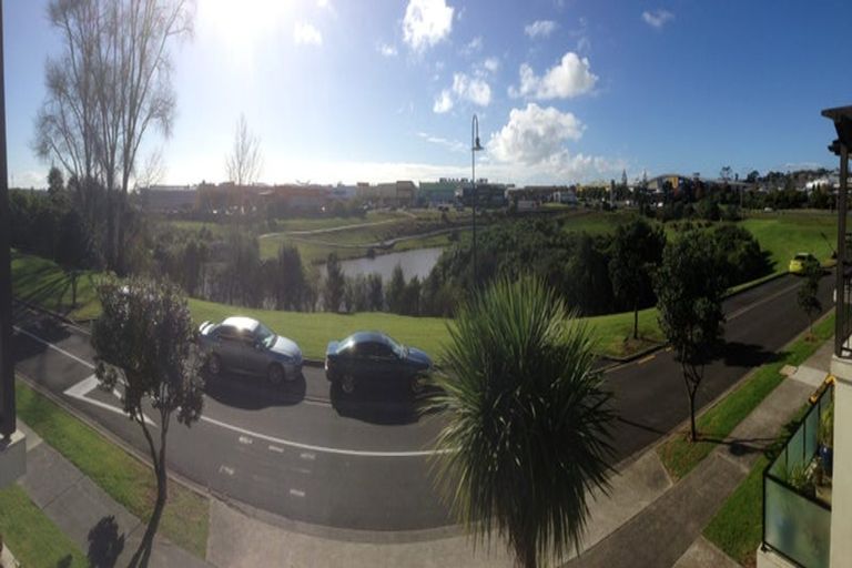 Photo of property in 11 Waihi Way, East Tamaki, Auckland, 2013