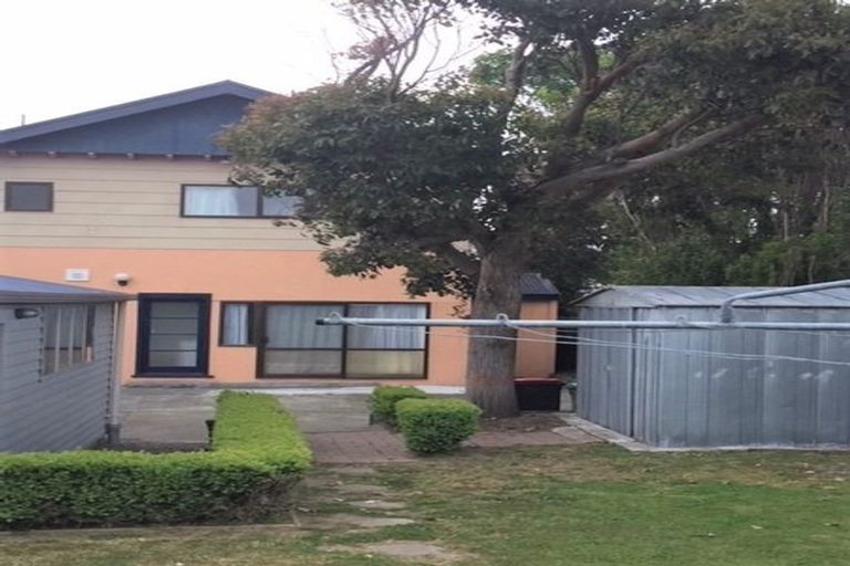 Photo of property in 32 Effingham Street, North New Brighton, Christchurch, 8083