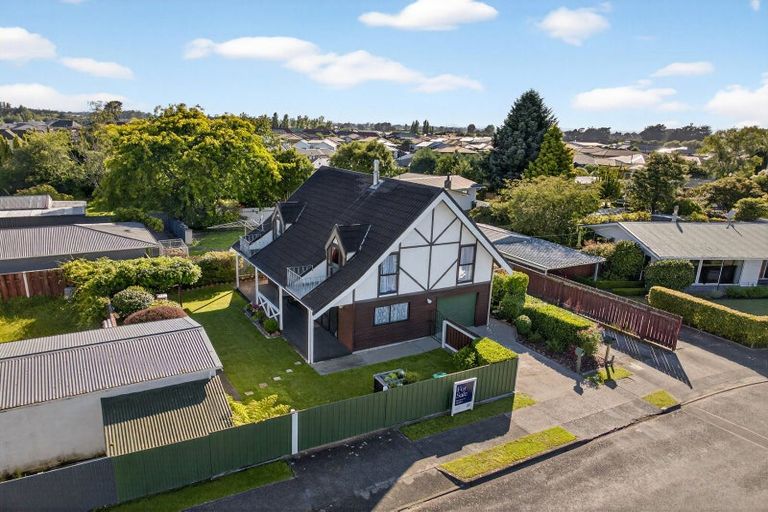 Photo of property in 1 Hornsby Street, Carterton, 5713