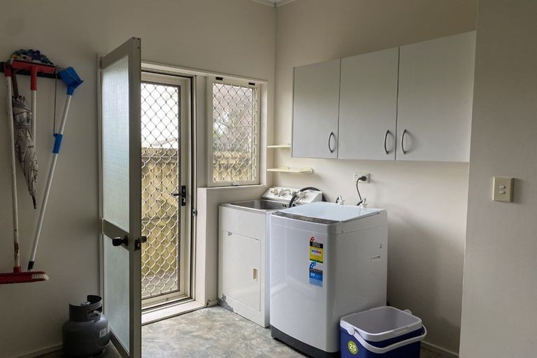 Photo of property in 1/4 Limerick Place, Dannemora, Auckland, 2016