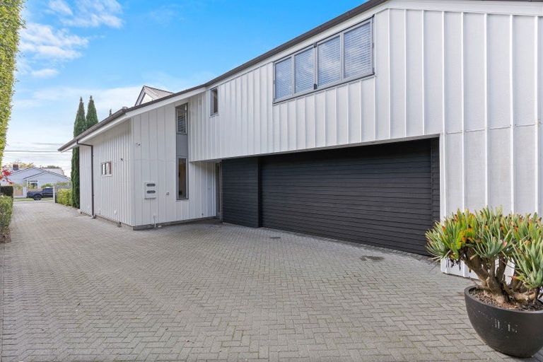 Photo of property in 33a Stanley Point Road, Stanley Point, Auckland, 0624