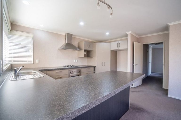 Photo of property in 11 Geneva Terrace, Kelvin Grove, Palmerston North, 4414