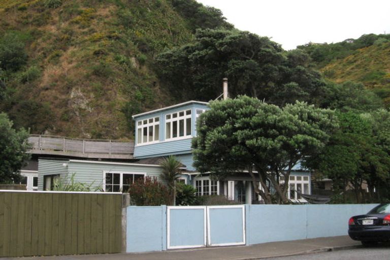 Photo of property in 198 The Esplanade, Island Bay, Wellington, 6023