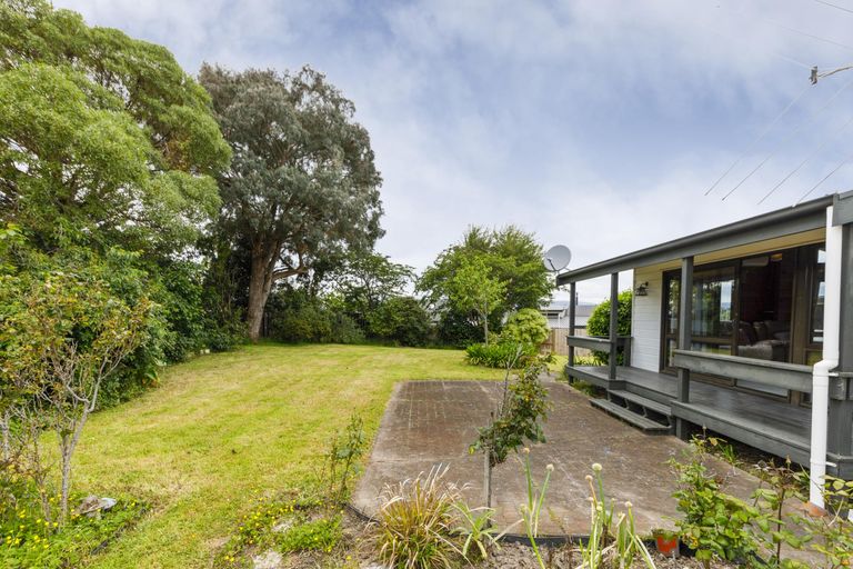 Photo of property in 12 Suzanne Grove, Kelvin Grove, Palmerston North, 4414