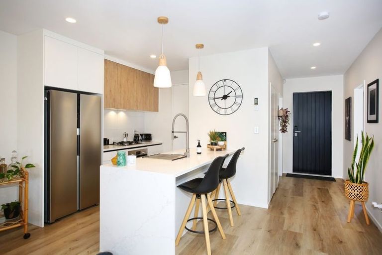 Photo of property in 9 Tuuhura Road, Pukekohe, 2120