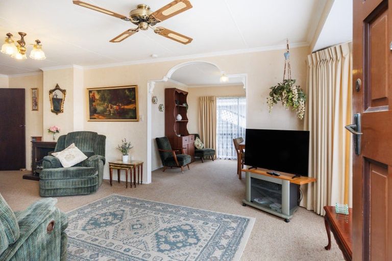 Photo of property in 41 Cedar Crescent, Feilding, 4702