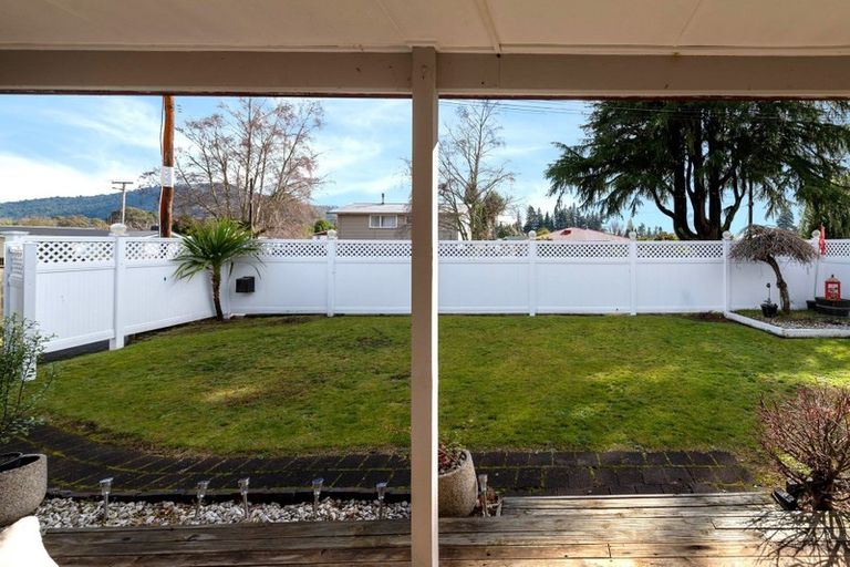 Photo of property in 18 Uta Street, Utuhina, Rotorua, 3015