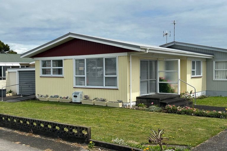 Photo of property in 15 Nelson Street, Waitara, 4320