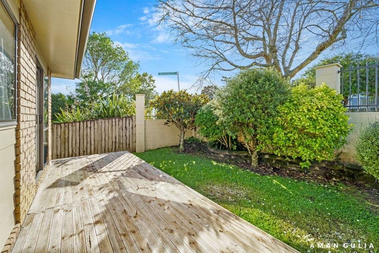 Photo of property in 3/197 Royal Road, Massey, Auckland, 0614