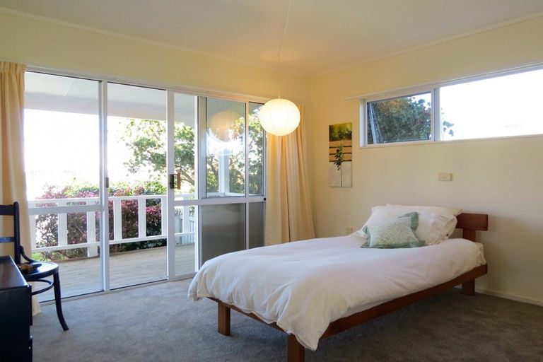 Photo of property in 12 Courthouse Lane, Coromandel, 3506