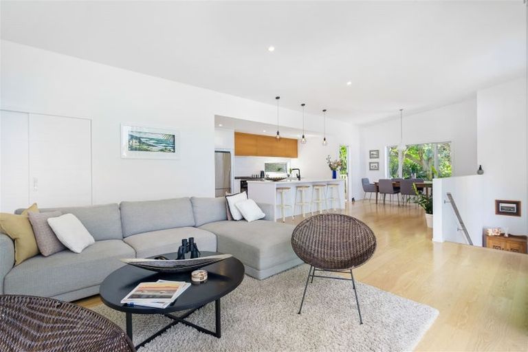 Photo of property in 9 Siesta Terrace, Gulf Harbour, Whangaparaoa, 0930