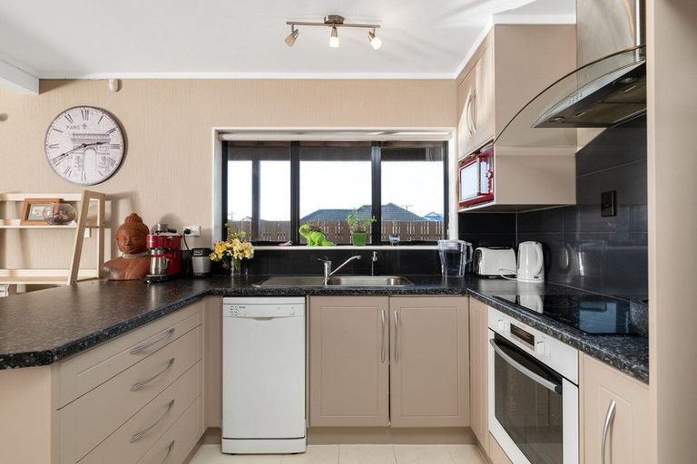 Photo of property in 30b Seaview Road, Otumoetai, Tauranga, 3110