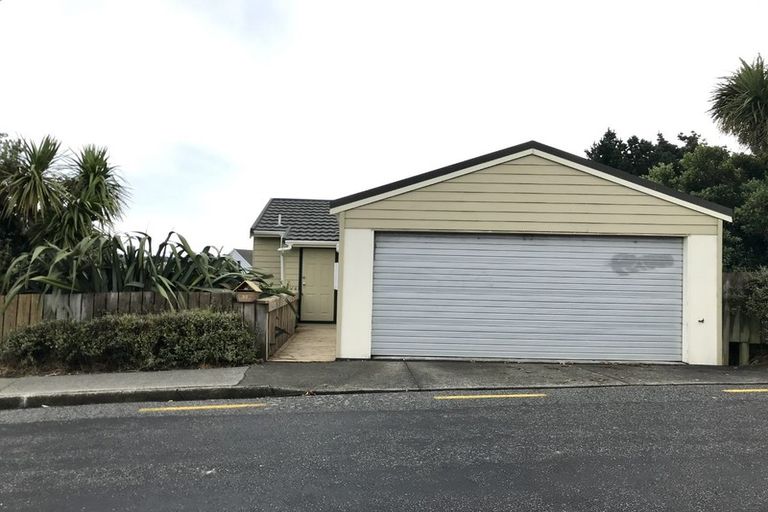 Photo of property in 32 Morere Street, Titahi Bay, Porirua, 5022