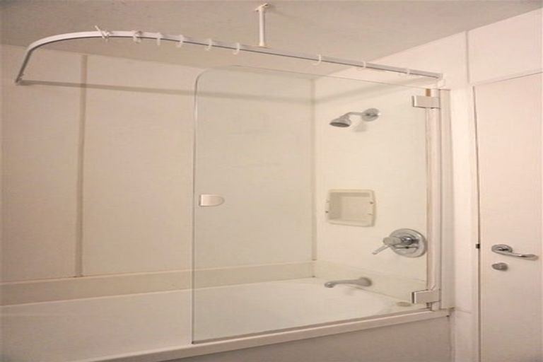 Photo of property in St James Courts, 4/77 Gloucester Street, Christchurch Central, Christchurch, 8013