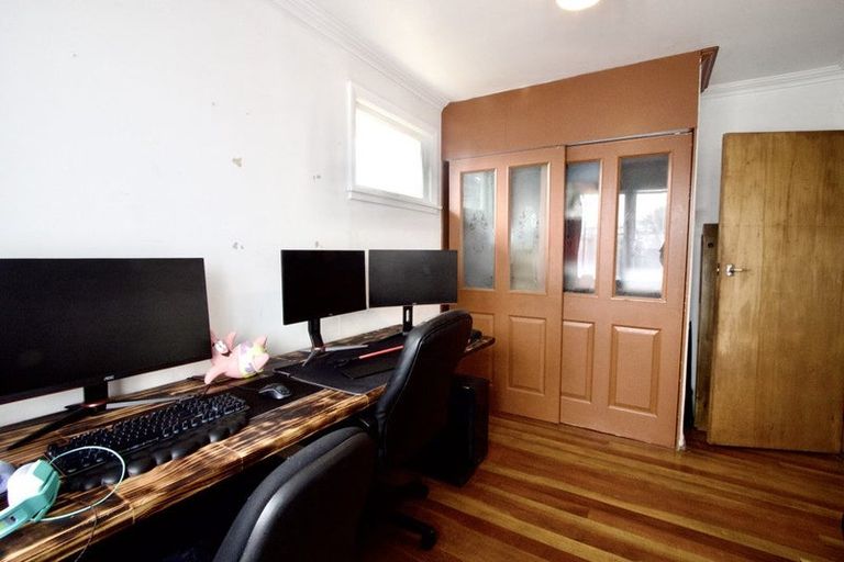 Photo of property in 15 Barrett Road, Whalers Gate, New Plymouth, 4310