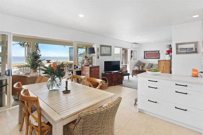 Photo of property in 28 Crispe Road, Clarks Beach, 2122