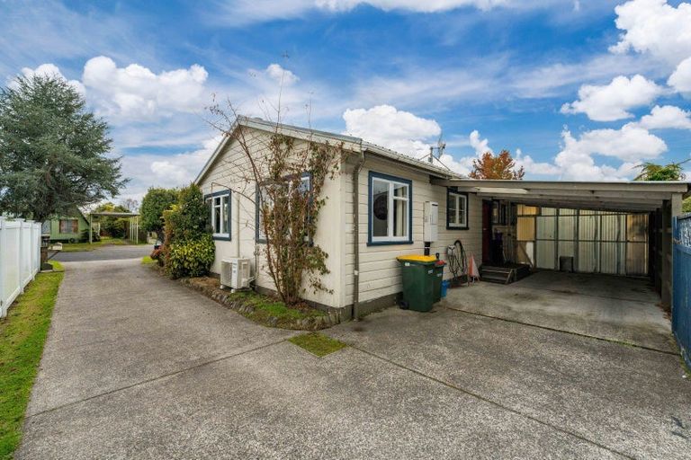 Photo of property in 8a Farnworth Avenue, Holdens Bay, Rotorua, 3010