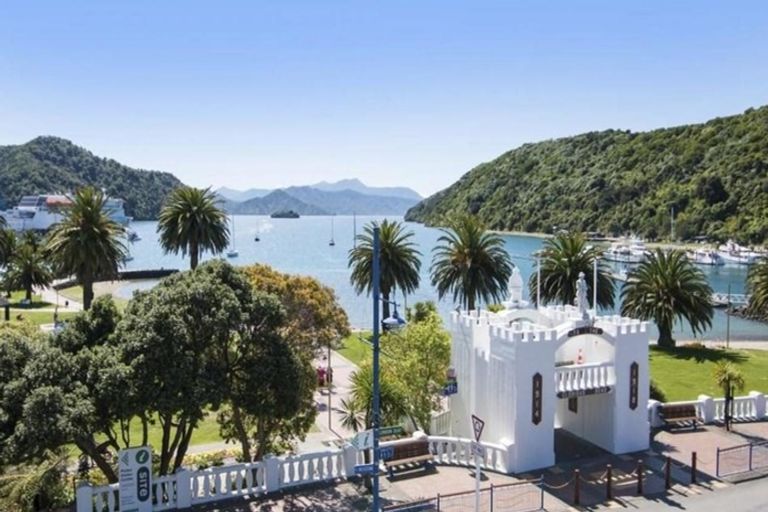 Photo of property in 10/30 London Quay, Picton, 7220