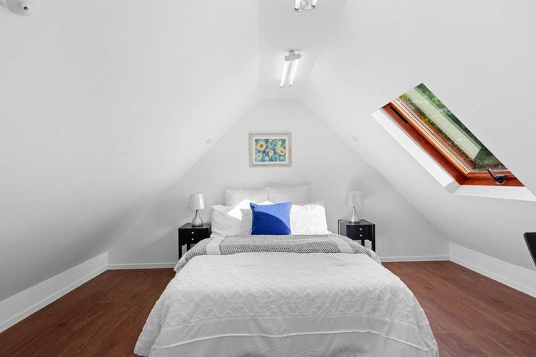 Photo of property in 2/22 Cornelian Crescent, Half Moon Bay, Auckland, 2012