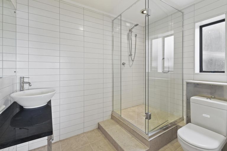 Photo of property in 8 Gigi Place, Conifer Grove, Takanini, 2112