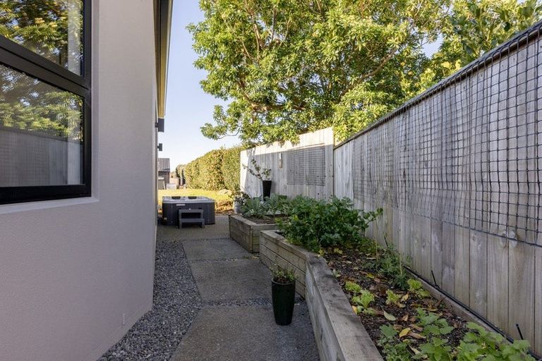 Photo of property in 18 Serenity Drive, Omokoroa, 3114