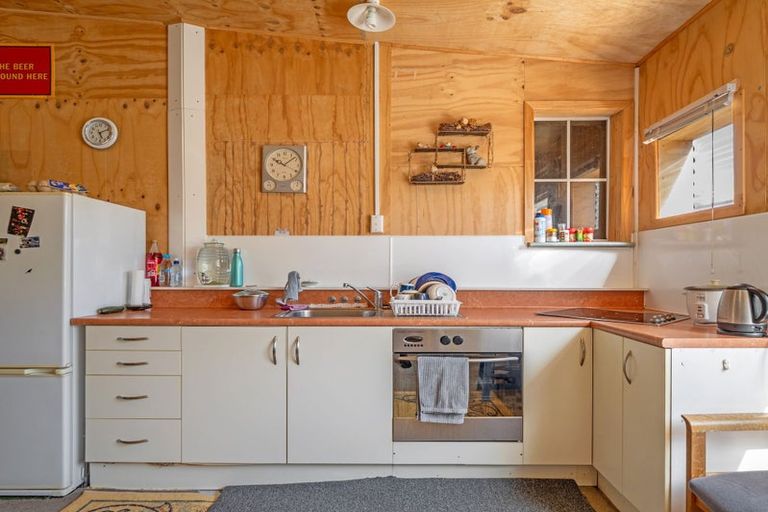 Photo of property in 1 Richardson Street, Woodville, 4920