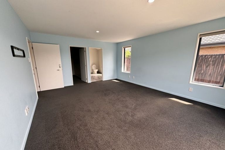Photo of property in 34 Davaar Crescent, Broomfield, Christchurch, 8042