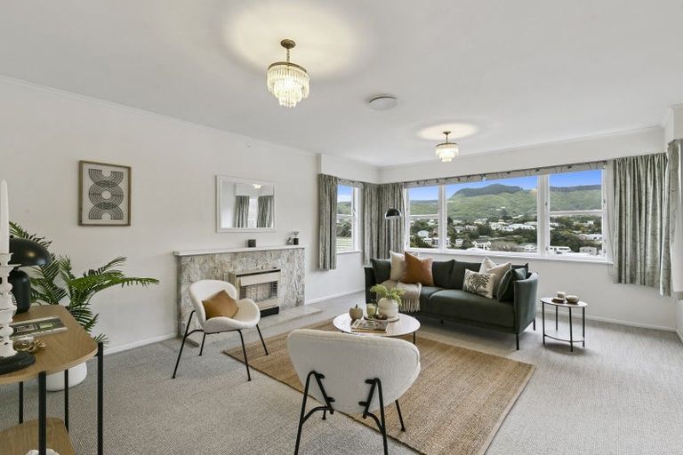 Photo of property in 17a Tawa Terrace, Tawa, Wellington, 5028