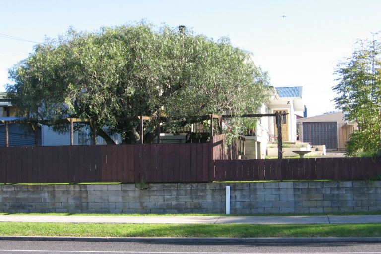 Photo of property in 13 Plunket Avenue, Papatoetoe, Auckland, 2104